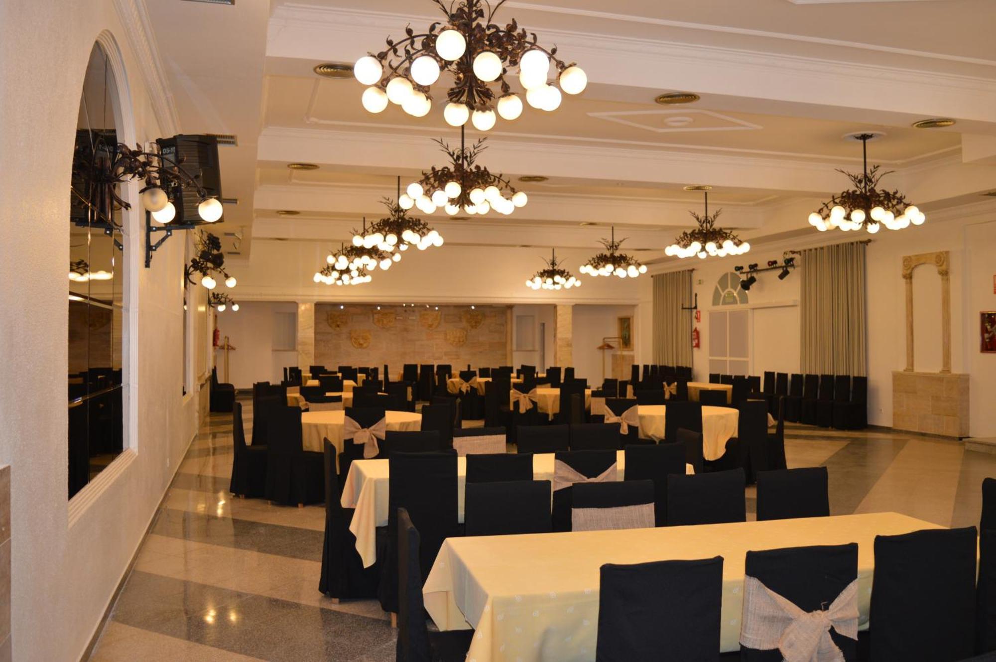 Nuevo Hotel Capitolio Valdepeñas Εξωτερικό φωτογραφία